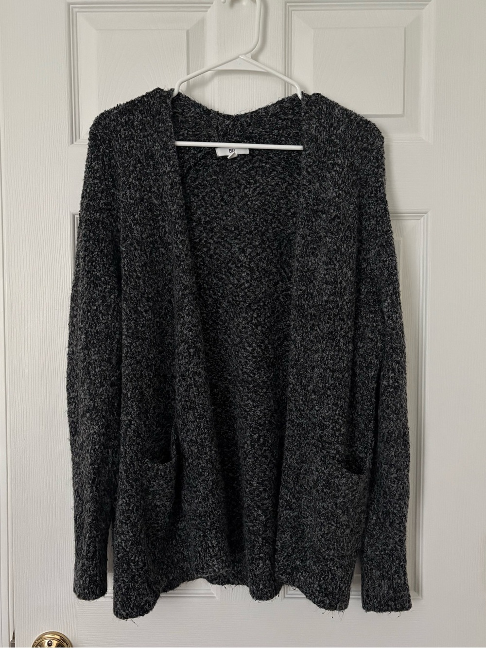 gray cardigan with pockets